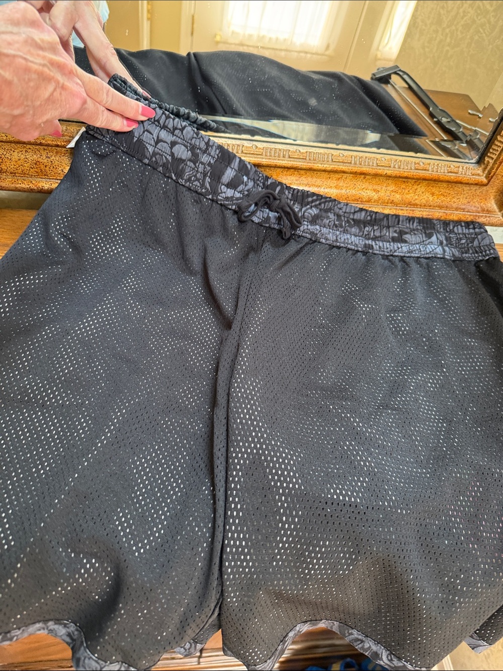 Ed Hardy Men's Black/Gray Shorts with Red and Green Dragon Motif. Size L. - Picture 14 of 16